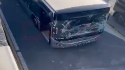 SON DAKİKA: İstanbul'da iki metrobüs çarpıştı