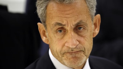 Fransa'da bir ilk: Eski cumhurbaşkanı Sarkozy, 5 yıllık cezası için hapse girdi