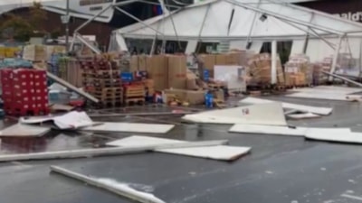 Fransa'da çıkan hortum can aldı: Ortalık savaş alanına döndü