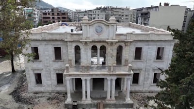 Hatay’da hasar gören tarihi valilik binasında restarasyon