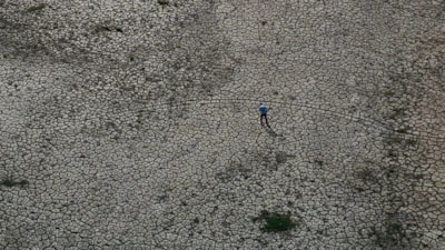 Adana'da kuraklık tehlikesi: Seyhan Baraj Gölü'nde sular çekildi
