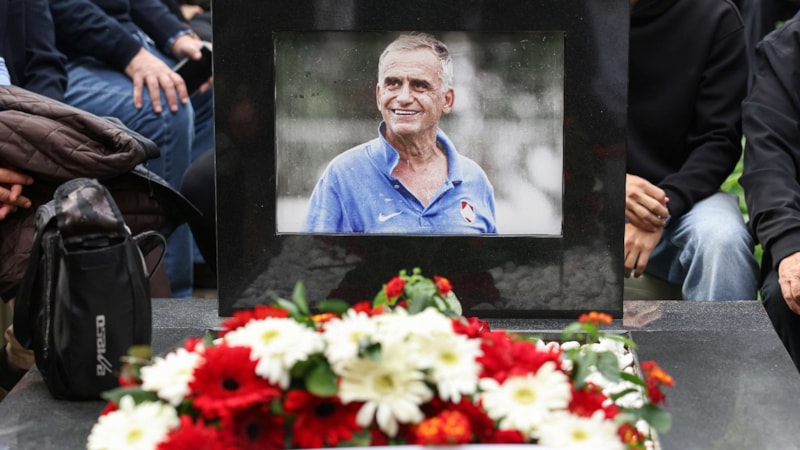 Kadir Özcan, mezarı başında anıldı