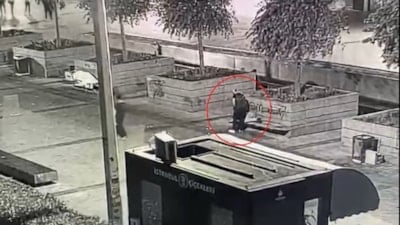 İstanbul'da bankta uyuyan adamın telefonunu çaldı: Kaçarken yakalanınca yere atıp kırdı