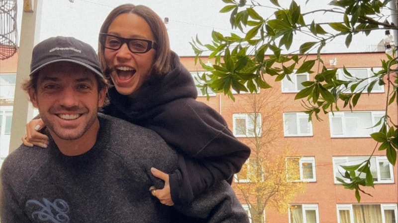 Zeynep Bastık ve Serkay Tütüncü tatilde! Romantik kareler yayınladı