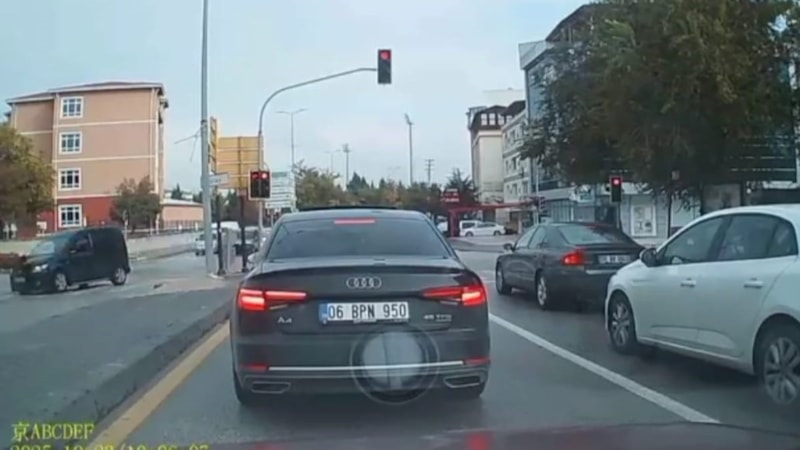 Ankara'da yolun karşısına geçen kadına otomobil çarptı