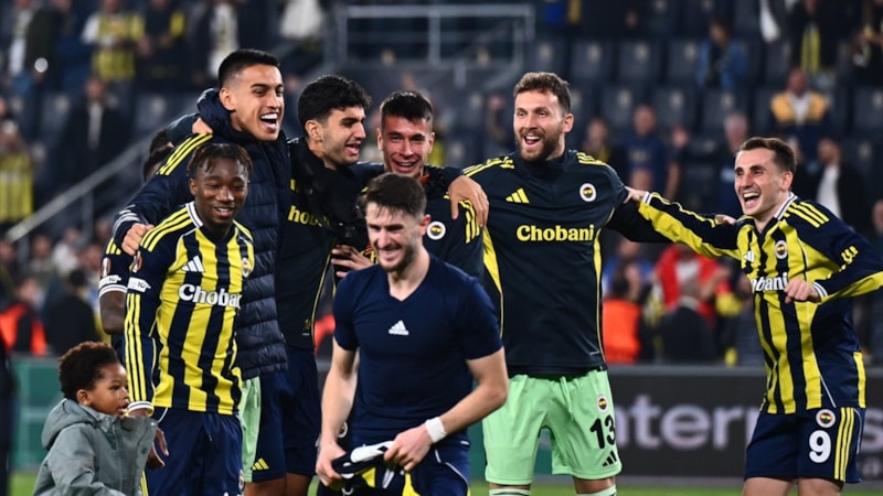 Fenerbahçe'den Stuttgart'a gönderme!