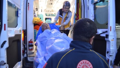 Aksaray'da parkta 5 kişinin saldırısına uğradı: 11 yerinden bıçaklandı