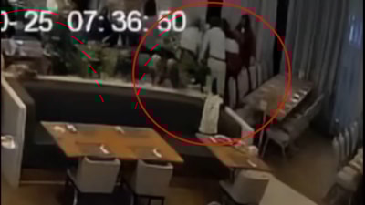 Diyarbakır'da nefes borusuna zeytin kaçan kadın Heimlich manevrası ile kurtarıldı