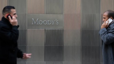 Moody's, Fransa'nın kredi notu görünümünü negatife çevirdi