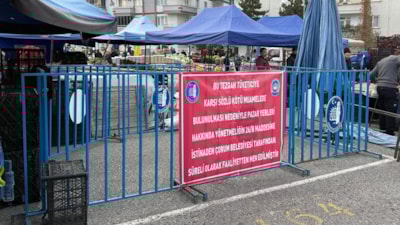 Çorum'da müşteriye kötü davranan pazarcıların tezgahı geçici olarak kapatıldı