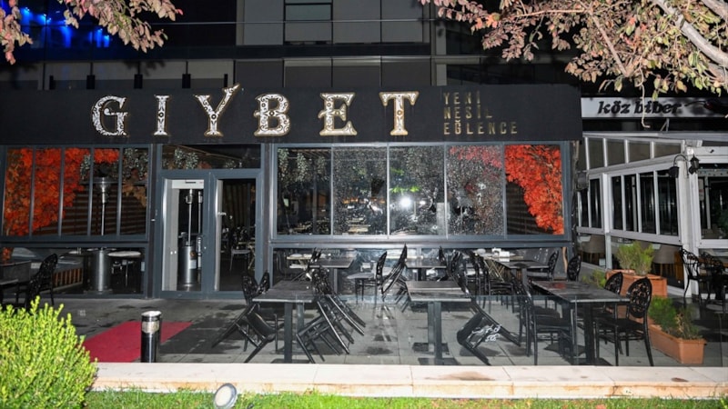 Ankara'da eğlence mekanı motosikletli 2 kişi tarafından kurşunlandı