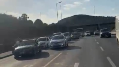 İstanbul'da düğün konvoyunda magandalar, otoyolu trafiğe kapatıp horon oynadı