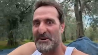 Oyunculuktan çiftçiliğe; Timur Acar ilk zeytin hasadını yaptı