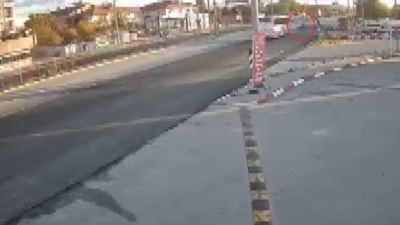 Afyonkarahisar’da otobüsle çarpışan ATV sürücüsü hayatını kaybetti: Kaza anı kamerada