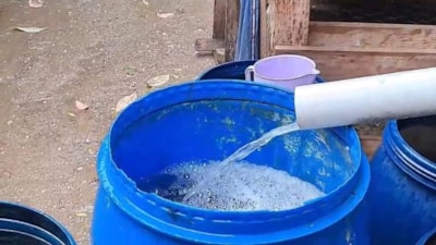 Bursa'da bir vatandaş susuzluk tehlikesine varillerle çözüm buldu