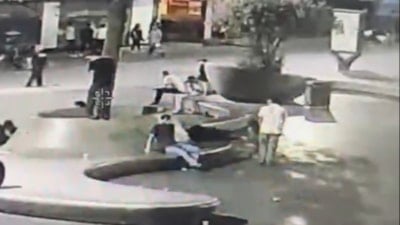 İstanbul'da  bankta uyuyan adamın telefonunu çaldı: Mağduru yanlış tarafa yönlendirdi