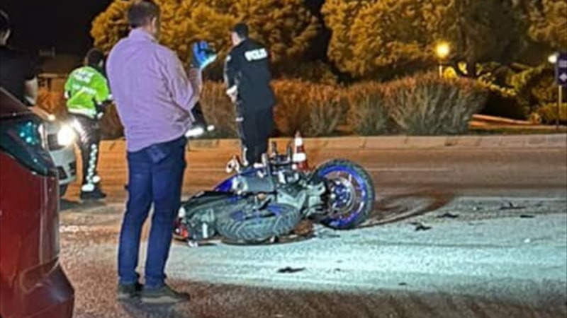 İzmir'de otomobille motosikletli çarpıştı: 21 yaşındaki genç kurtarılamadı