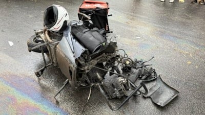 Tekirdağ'da motosiklet ve otomobilin çarpıştığı kaza kamerada: 1'i ağır 2 yaralı