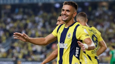 Dusan Tadic, telefondan Fenerbahçe'nin maçını takip etti