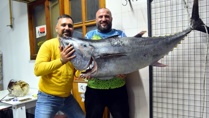 Lüleburgazlı balıkçıdan 73 kiloluk dev orkinos avı