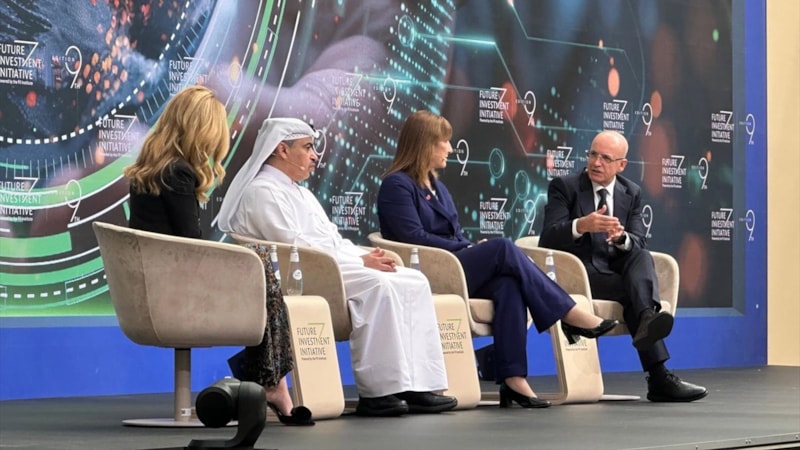 Mehmet Şimşek'ten gümrük vergilerine eleştiri