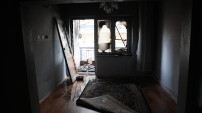 Nevşehir'de yangını fark eden komşu, çocukları kurtarıp yangına müdahale etti