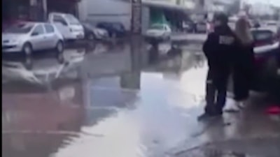 Ankara'da sağanak yağış hayatı felç etti: Sokaklar göle döndü