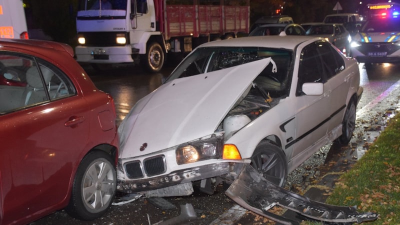 Sivas'ta 5 otomobil zincirleme kazaya karıştı