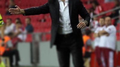 İlk 10 haftada 8 Süper Lig kulübü teknik direktör değiştirdi