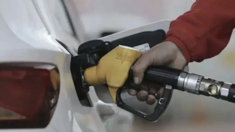 Benzine zam geliyor