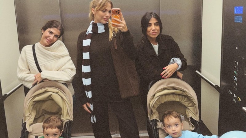 Yasemin Şefkatli ikizleriyle yeni pozunu paylaştı! Kayınvalide Derya Tuna'dan yorum aldı