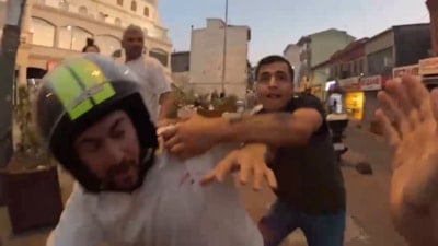 İstanbul'da İspanyol YouTuber'i darbettiler: Niye çekiyorsun