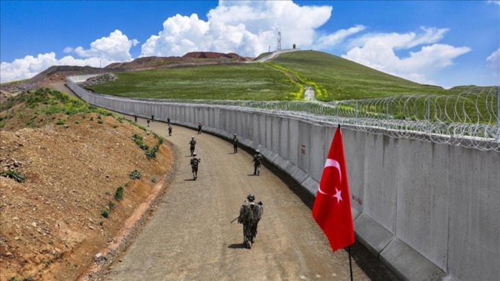 Türkiye'nin kara sınırlarının yüzde 44'üne güvenlik duvarı örüldü