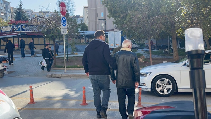 Eskişehir'de arkadaşını bıçaklayan şahıs polisi bekledi