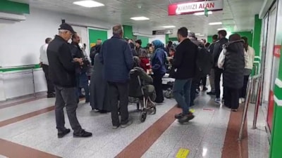 Erzurum'da okul çıkışı merdivenlerde yaşanan izdihamda 23 öğrenci yaralandı