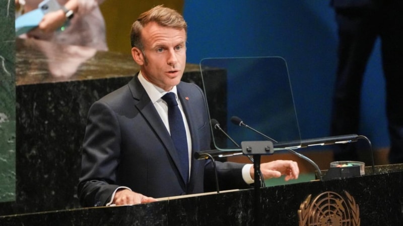 Macron’un halk desteği rekor düzeyde düştü