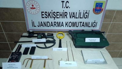 Eskişehir'de kaçak kazı yapan 5 kişiye suçüstü