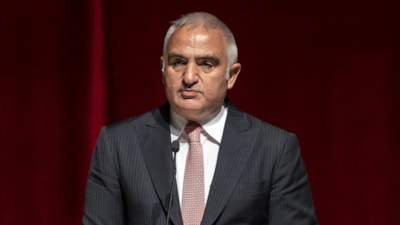 Mehmet Nuri Ersoy, turizmde rekor geliri açıkladı: 9 ayda 50 milyar doları aştı