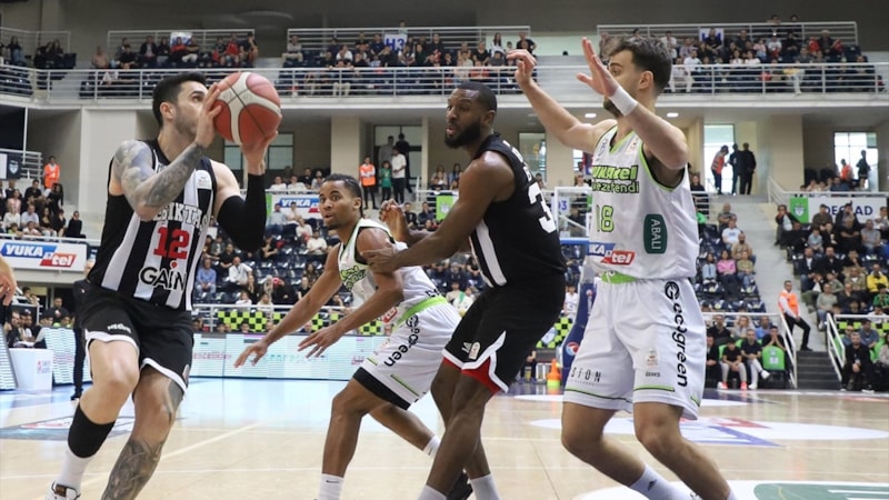 Beşiktaş, Merkezefendi Belediyesi Basket deplasmanında kazandı