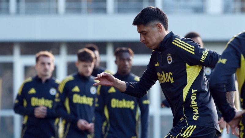 Fenerbahçe, derbi öncesi kampa girdi