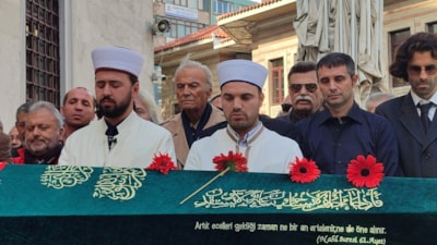 Hayatını kaybeden oyuncu Engin Çağlar son yolculuğuna uğurlandı