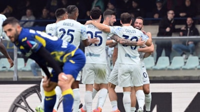 Hakan Çalhanoğlu, damga vurdu! Inter, Hellas Verona'yı son dakikada yıktı