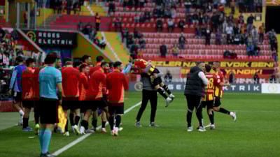 Kayserispor, Kasımpaşa'yı üç golle geçti