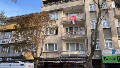 Bursa'da balkondan düşen 88 yaşındaki adam yaşamını yitirdi