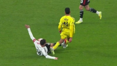 Sergen Yalçın çılgına döndü! Beşiktaş, Fenerbahçe karşısında 10 kişi kaldı