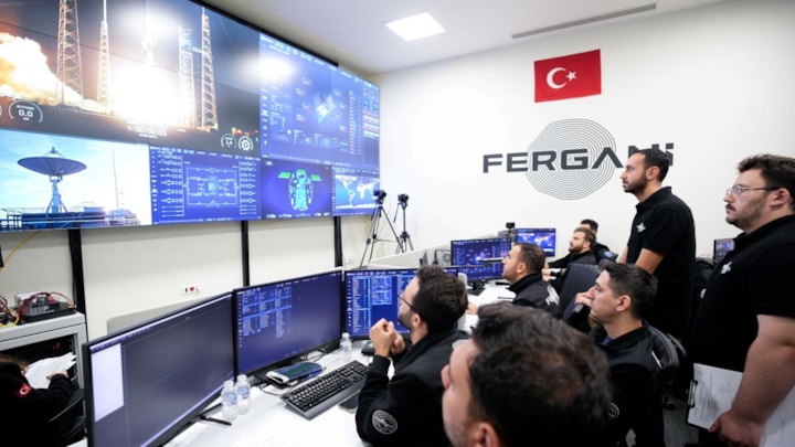 Milli uydu 'FERGANİ FGN-100-D2', uzayda