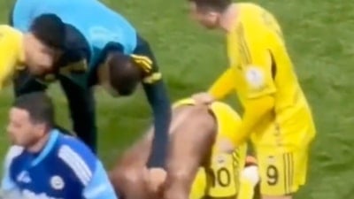 Kerem Aktürkoğlu ve Jhon Duran'ın gol sonrası sevinç anları