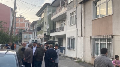 Kocaeli'de 2 binanın kolonları çatladı vatandaşlar evlerini tahliye etti