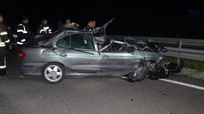 Kütahya'da tırın altına giren otomobilin sürücüsü yaşamını yitirdi