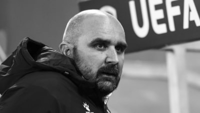 Sırbistan Süper Ligi'ndeki maçta kalp krizi geçiren teknik direktör hayatını kaybetti